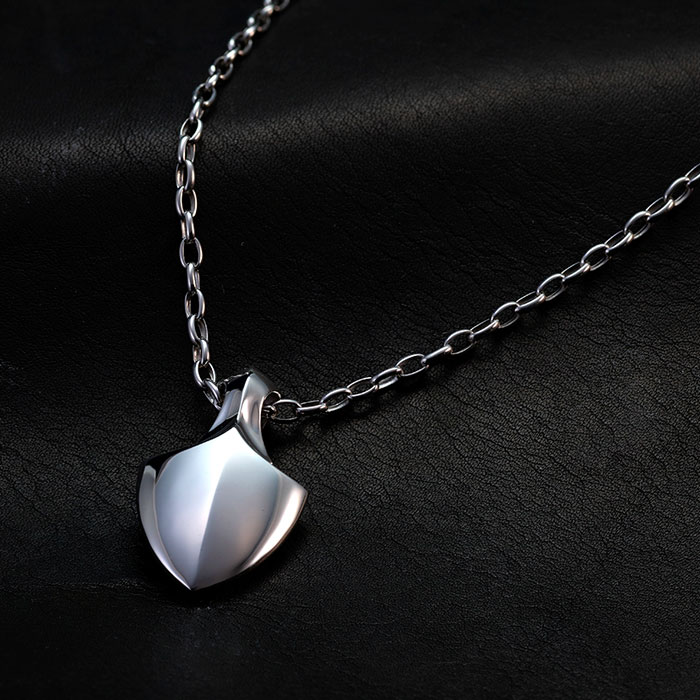 rolo chain with pendant in platinum 950