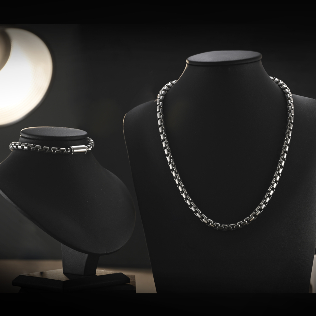The platinum box chain necklace from ByEnzo Jewelry, sophisticated platinum 950 solid box chain for men